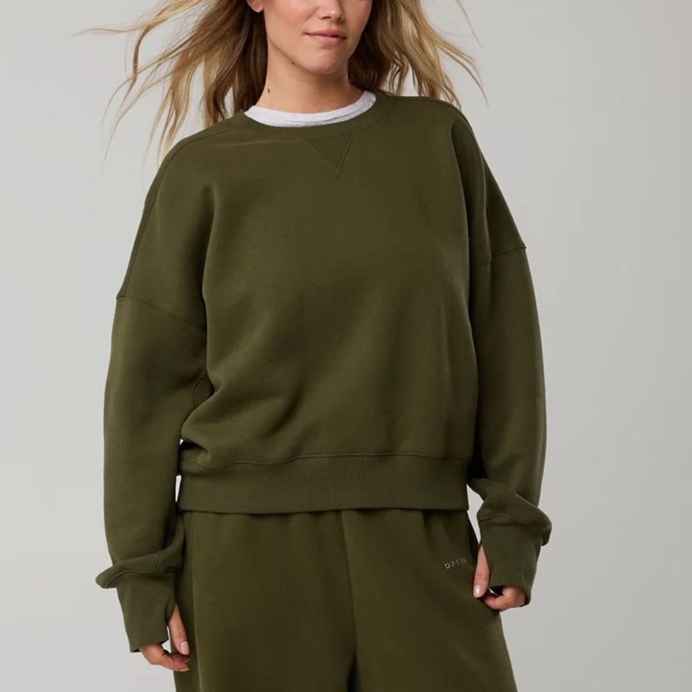 Offline by Aerie military green classic length cloud fleece crewneck. Small.